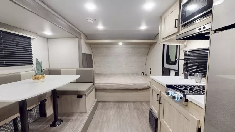 18BHSX Floorplan Main Room